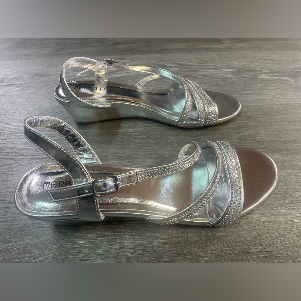 Elegant Silver Women's Sandals - Picture 3 of 9
